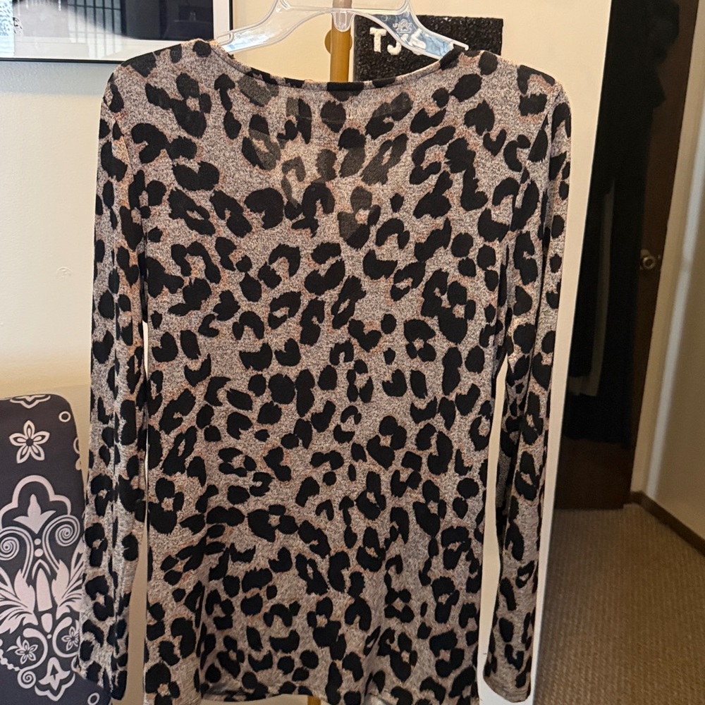 Maurices Black and Tan Leopard Print Long Sleeve Top - Picture 5 of 6